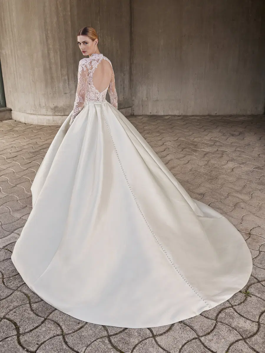 MAPLIS by Pronovias - view 3 of 4