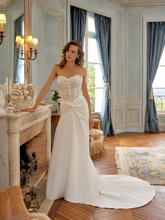 Maya by Justin Alexander: Mermaid silhouette, sweetheart neckline, sleeveless, lace
