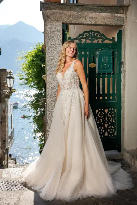 VN08 ivory/rumpink wedding dress by Vera Nova, A-line, V-neck