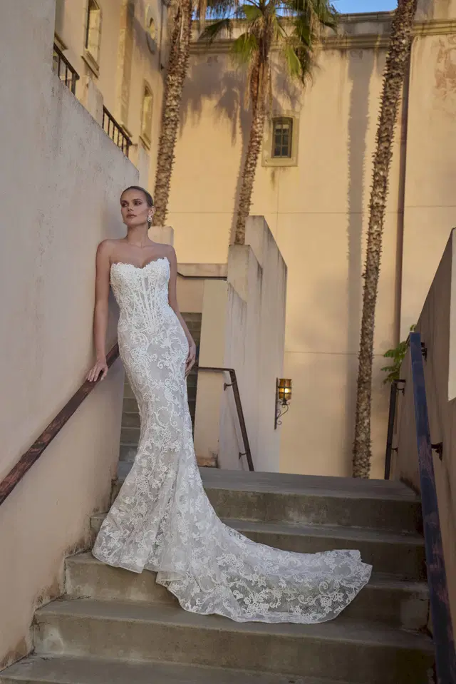 LA26243 Bowie by Calla Blanche: Trumpet silhouette, sweetheart neckline, sleeveless, lace