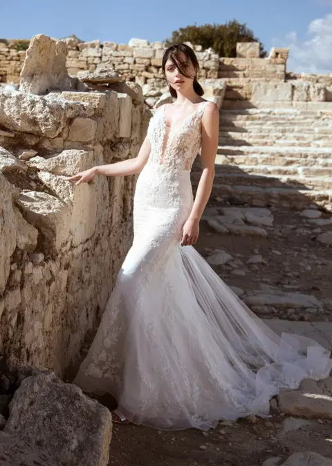 Rio wedding dress by Dando London, mermaid, lace