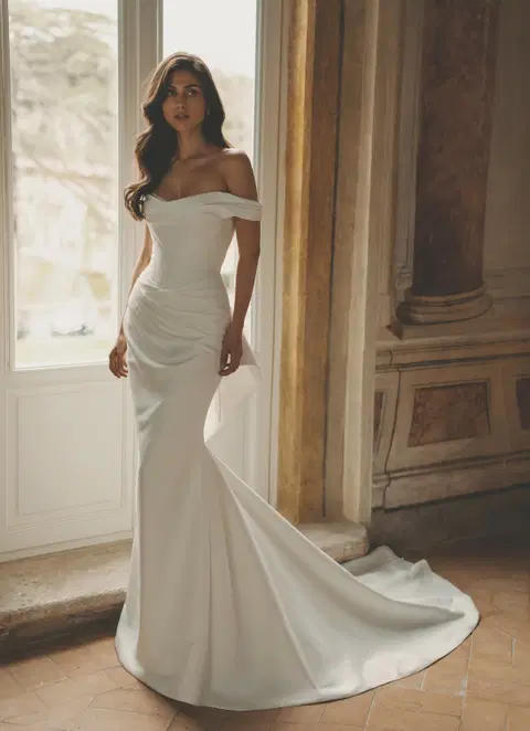 Trisha wedding dress by Enzoani, fit & flare, satin