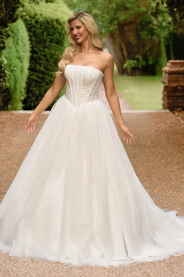 DC2135 by Danielle Couture: Ball Gown silhouette, straight neckline, sleeveless, tulle