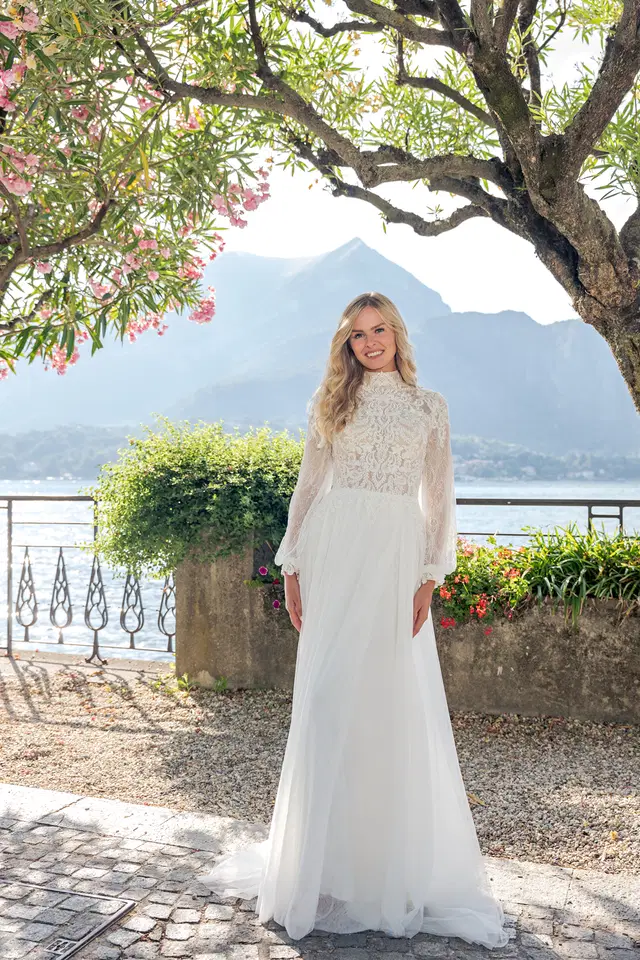 VN63 ivory by Vera Nova: A-Line silhouette, high / halter neckline, long sleeves, lace