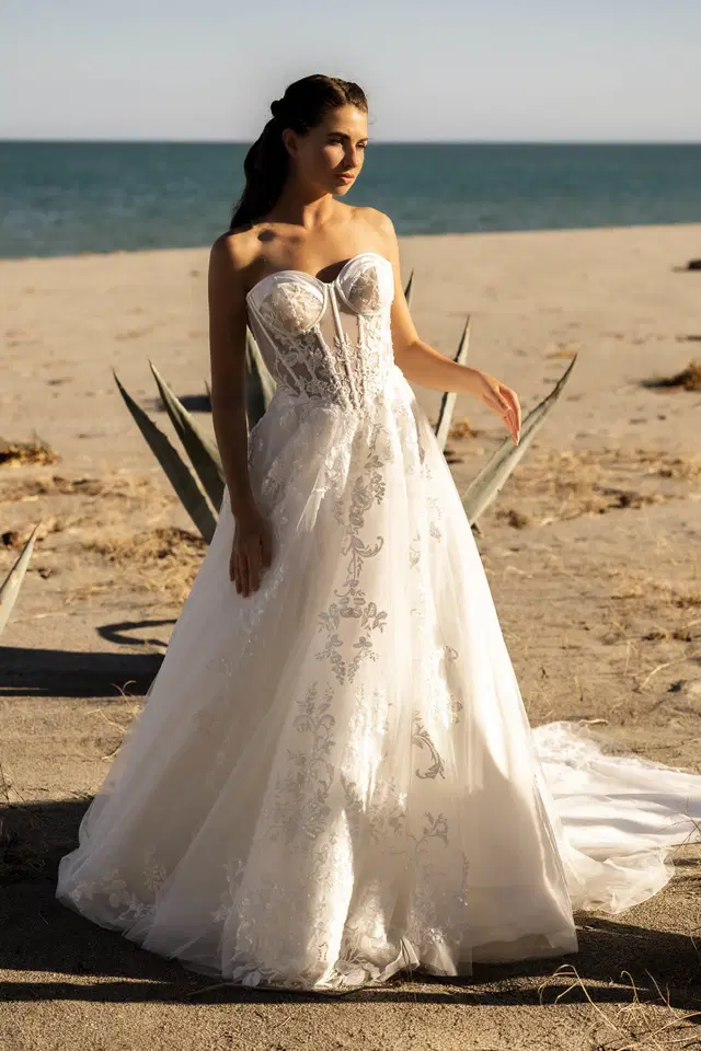 Dahlina by Amo & Luv: Ball Gown silhouette, sweetheart neckline, sleeveless, tulle