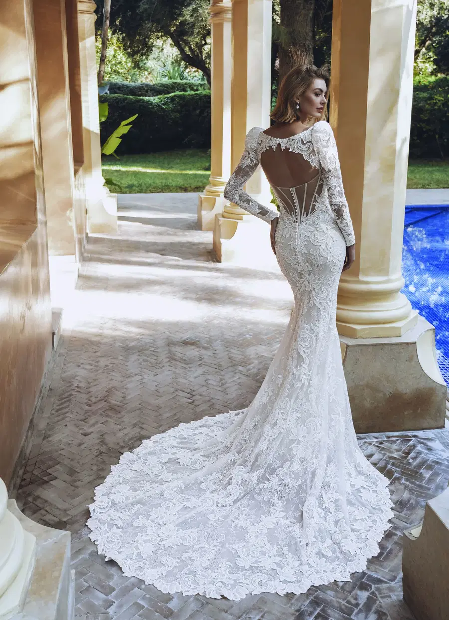 URVASHI by Enzoani - view 6 of 7