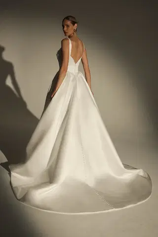 LE173 by Casablanca Bridal - view 5 of 5
