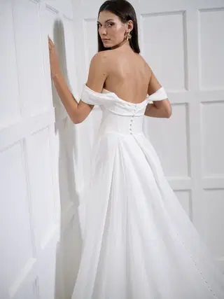 Amaia by Avenue by Josephine Scott - view 4 of 4