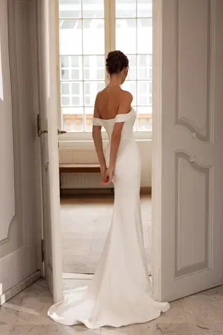 Lydia by Tina Valerdi - view 4 of 4
