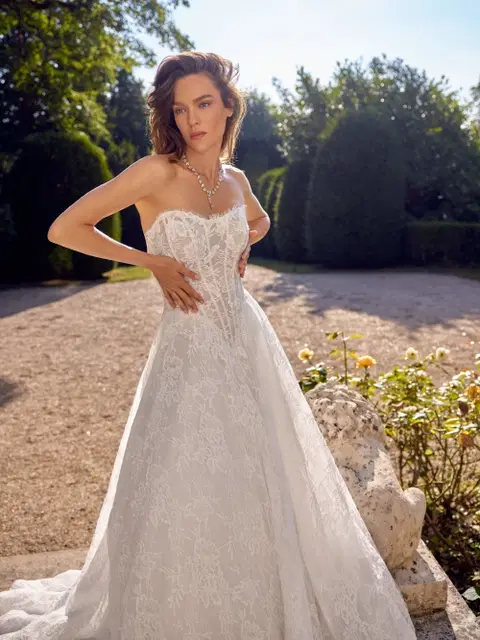Milan wedding dress by Justin Alexander, lace, sweetheart