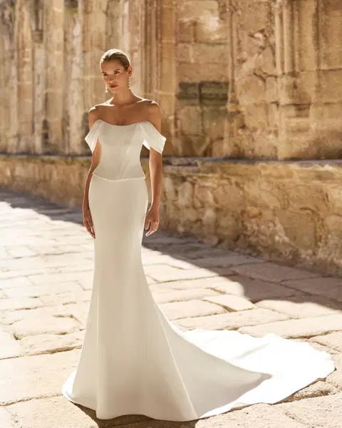 Pravia wedding dress by Adriana Alier, mermaid, mikado