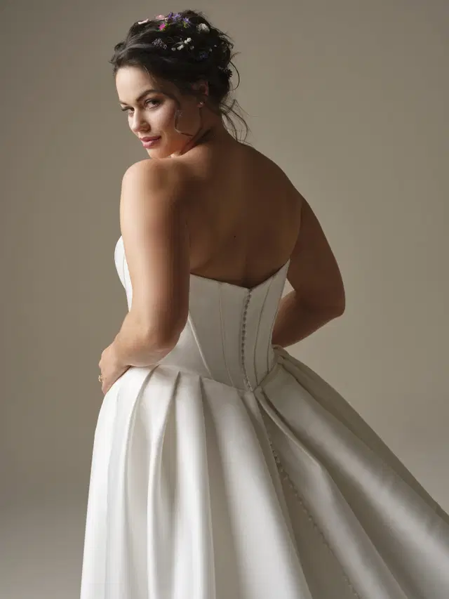 Zorina by Rebecca Ingram - view 13 of 16