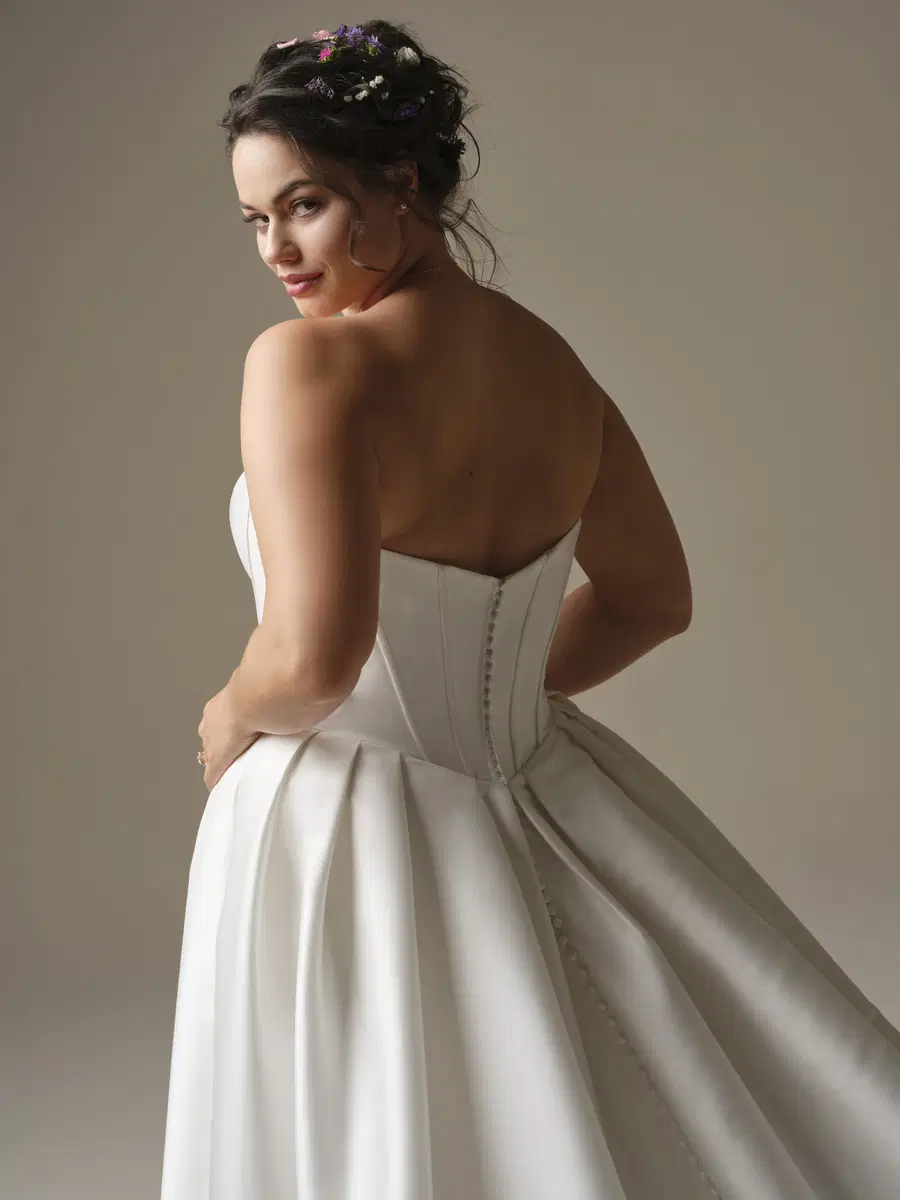 Zorina by Rebecca Ingram - view 13 of 16