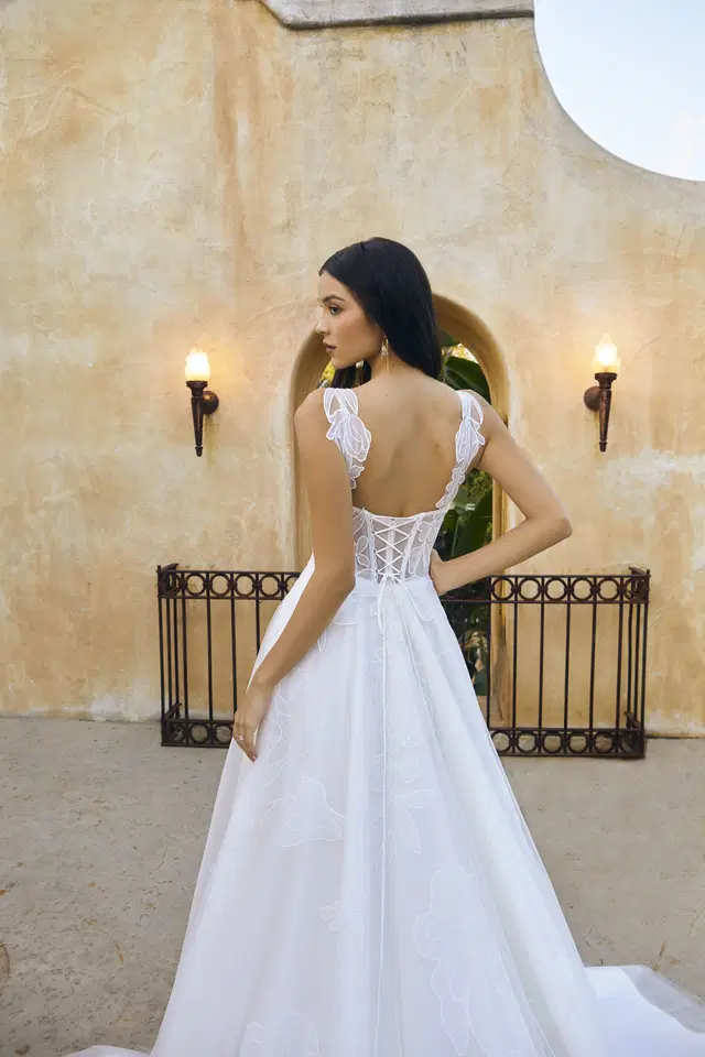 Cordelia by Beloved by Casablanca - view 8 of 8