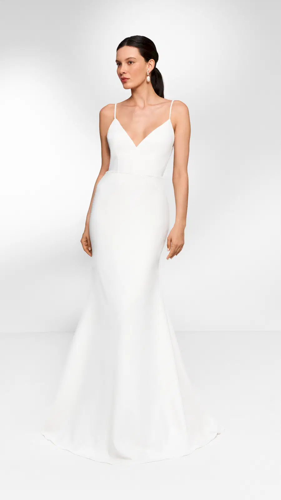 Mira by Anna Kara: Fit & Flare silhouette, V-neck neckline, sleeveless, crepe