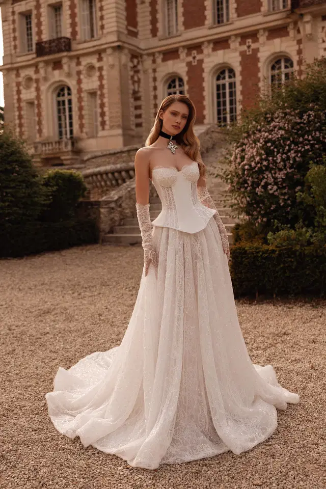 Queenie by Maks Mariano: A-Line silhouette, sweetheart neckline, sleeveless, lace