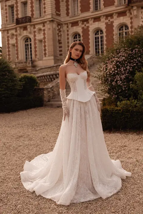 Queenie wedding dress by Maks Mariano, A-line, lace