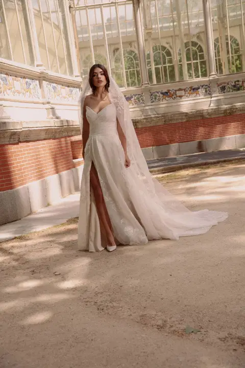 TO-2106T_W-217 wedding dress by Agnes, ball gown, tulle