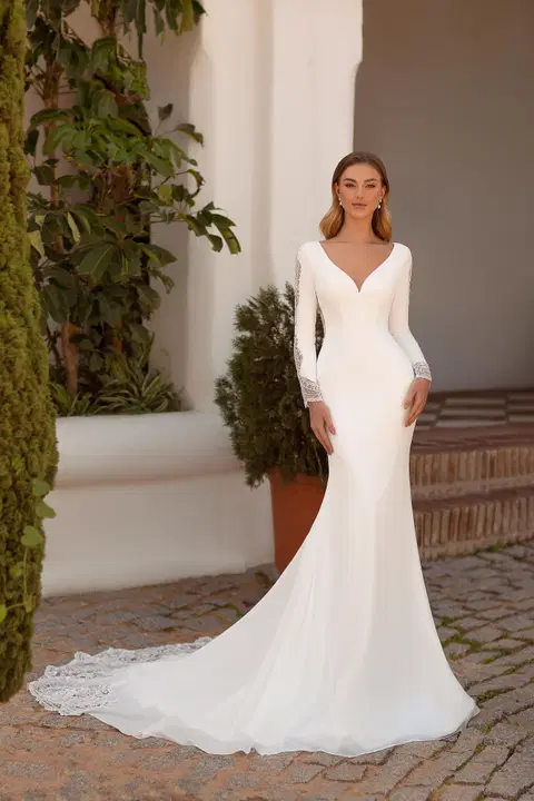 Style 8238 wedding dress by Monica Loretti, fit & flare, chiffon