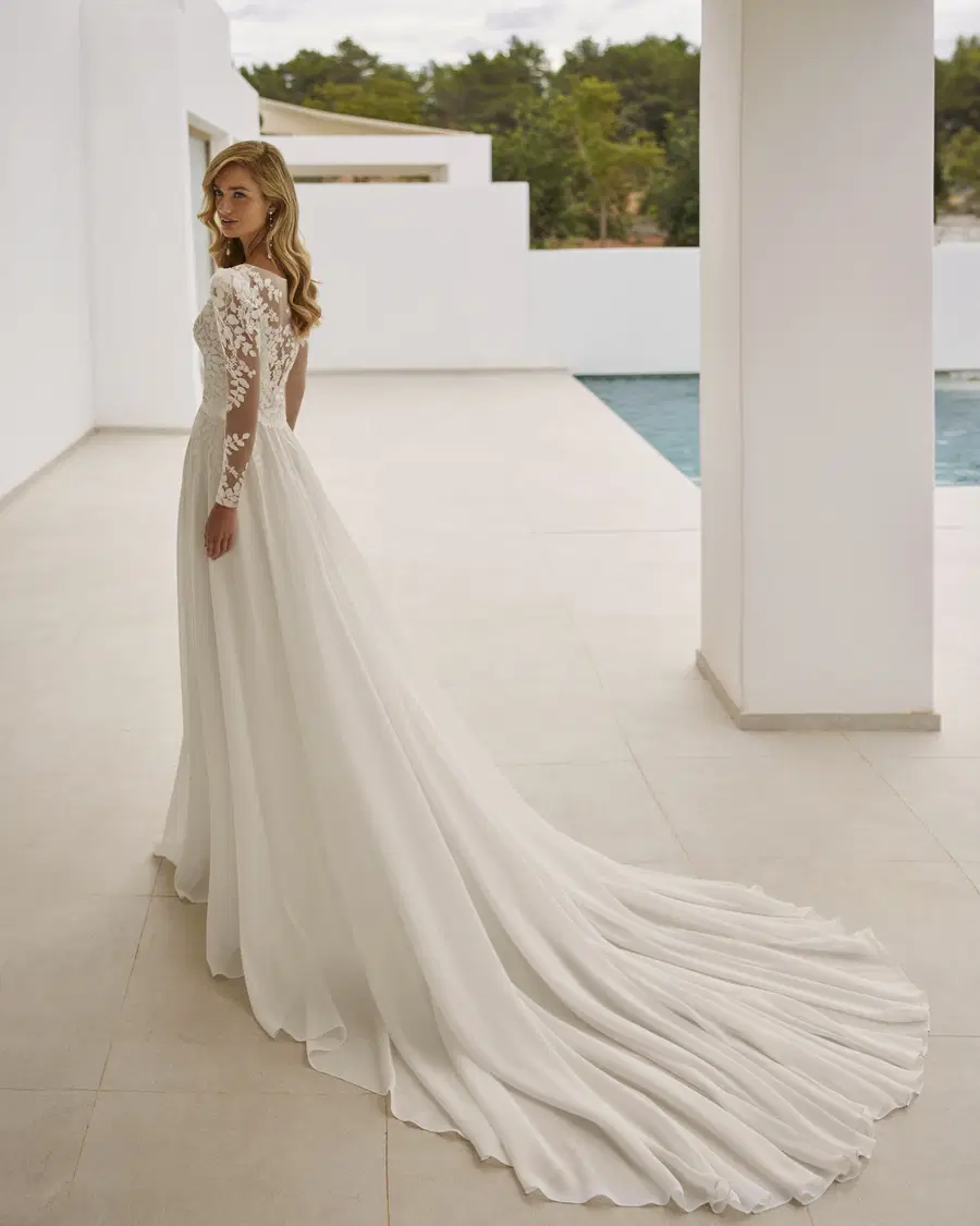 Salome by Adriana Alier - view 2 of 3