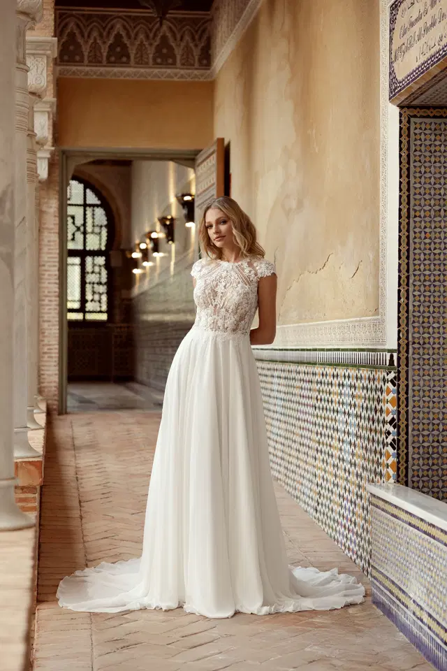 6469 by Daniela Di Marino: A-Line silhouette, jewel neckline, cap sleeves, chiffon