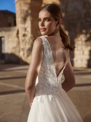Valeria by Bianco Evento - view 5 of 5
