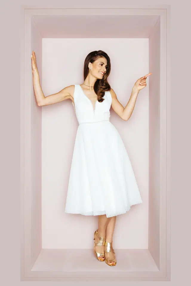 Blossom by KUESS die BRAUT: A-Line silhouette, V-neck neckline, lace