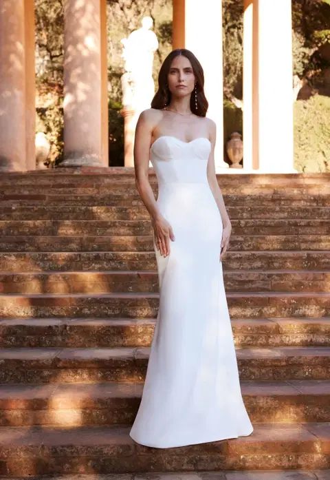 Camila wedding dress by Serravalle, trumpet, crepe