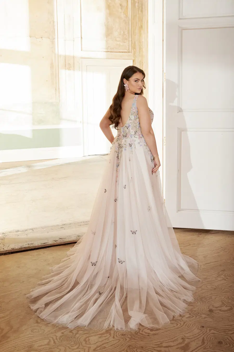 44530 by Sincerity Bridal - view 4 of 10