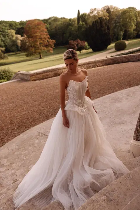 Sanaz wedding dress by Maks Mariano, princess, lace