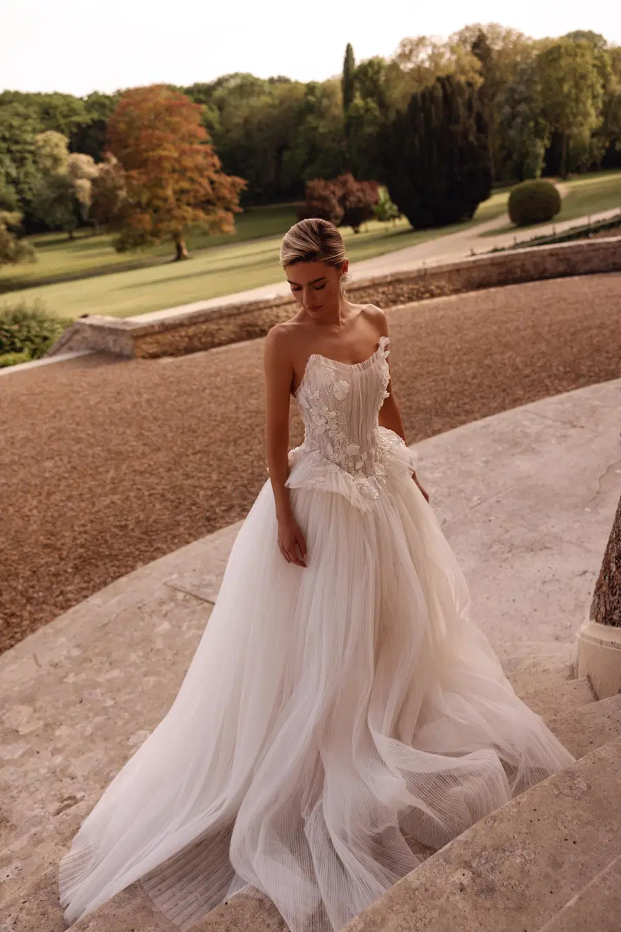Sanaz by Maks Mariano: Princess silhouette, straight neckline, sleeveless, lace