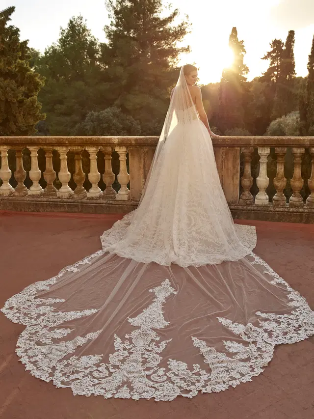 CATMINT by Pronovias Privée - view 3 of 3