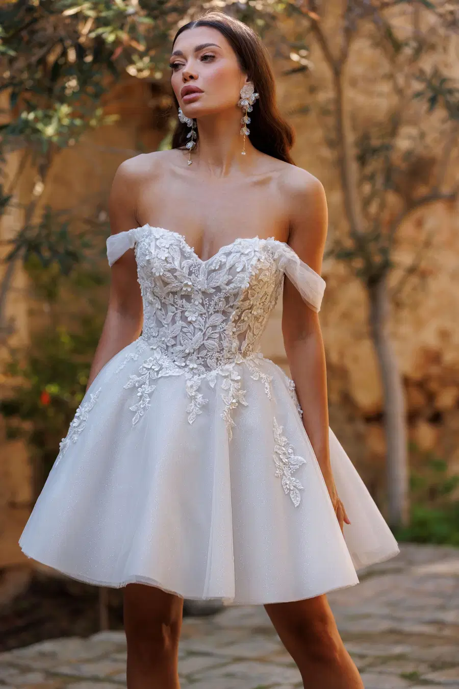 27HA02 by Jarice: A-Line silhouette, off-shoulder neckline, tulle