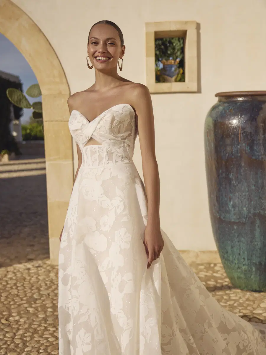 Gunilla by Modeca Bridal - view 3 of 8