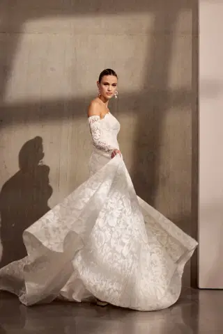 Amara by Avenue by Josephine Scott - view 4 of 6