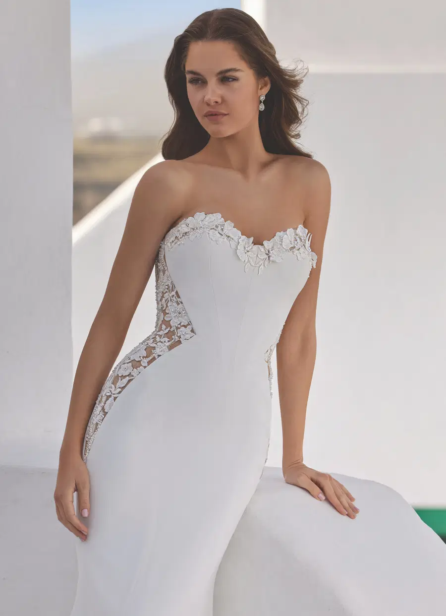 Elsinore by Enzoani - view 3 of 5