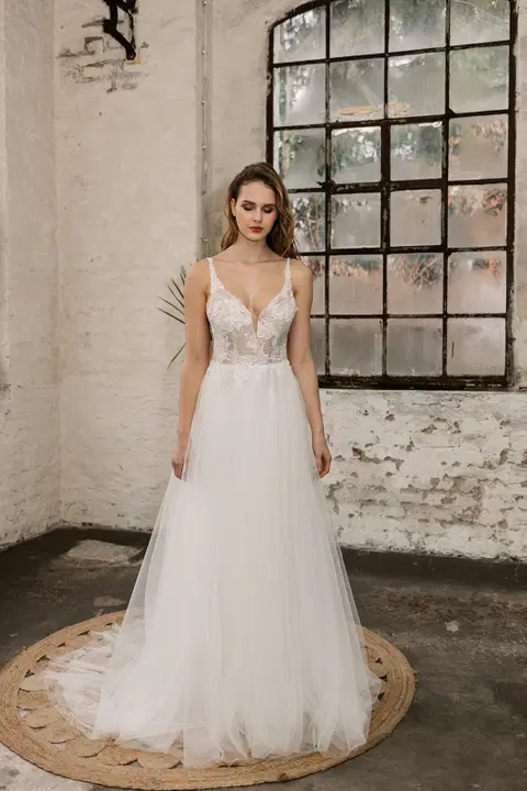 Rani wedding dress by Esther Hofmann, A-line, lace
