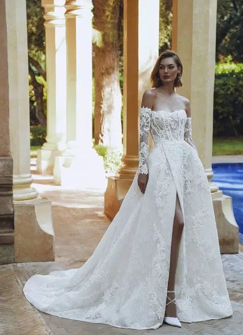 Una wedding dress by Enzoani, ball gown, lace