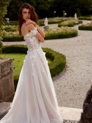 Idalina by Justin Alexander - view 4 of 6