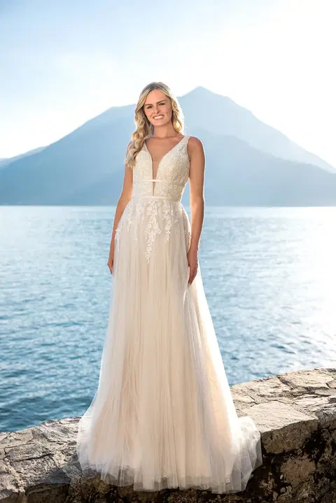 VN17 ivory/rumpink wedding dress by Vera Nova, A-line, V-neck