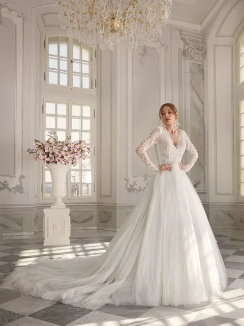 Nina wedding dress by Vanilla Sposa, ball gown, lace