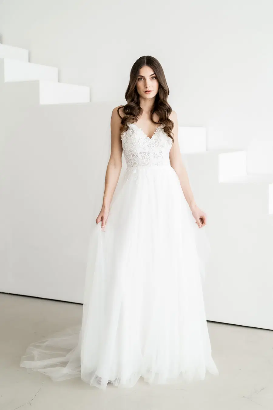 APRIL by Esther Hofmann: A-Line silhouette, V-neck neckline, sleeveless, lace