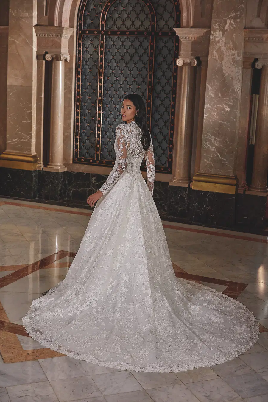 DP539 by Demetrios - view 2 of 8