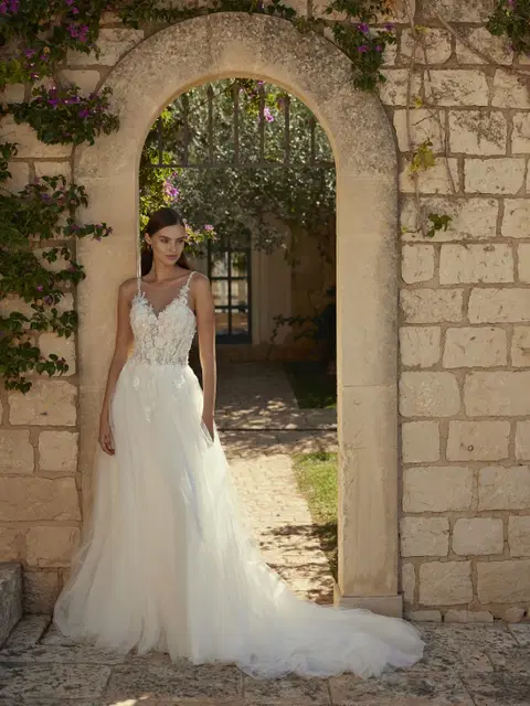 Elias wedding dress by Modeca Bridal, A-line, lace
