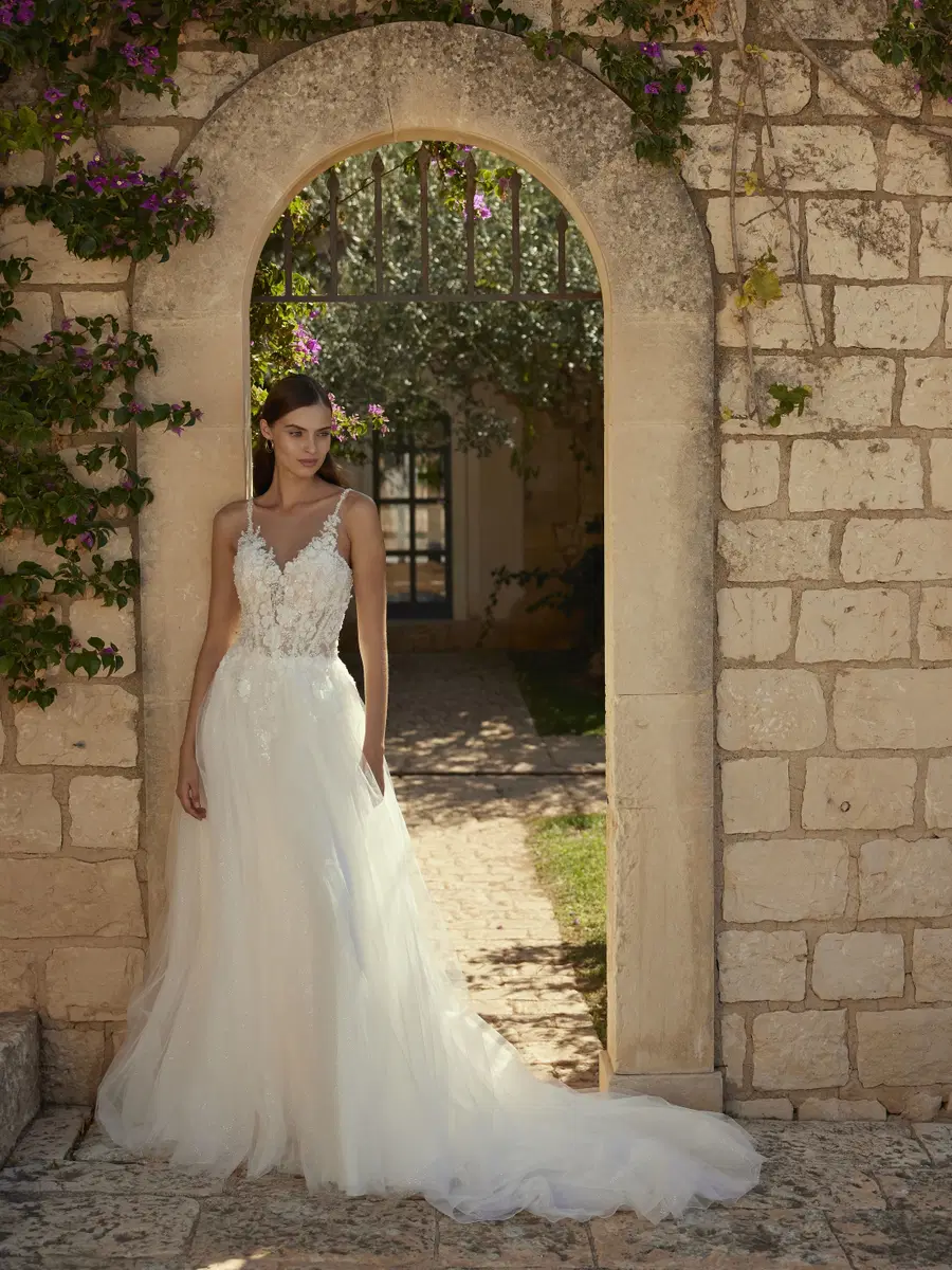 Elias by Modeca Bridal: A-Line silhouette, V-neck neckline, sleeveless, lace
