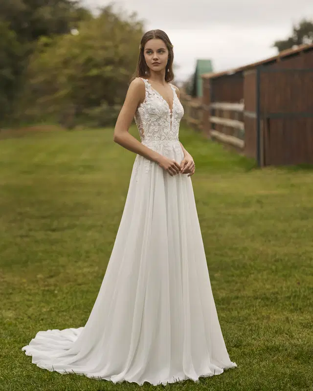 Nemira by Alma Novia: Straight silhouette, V-neck neckline, sleeveless, lace