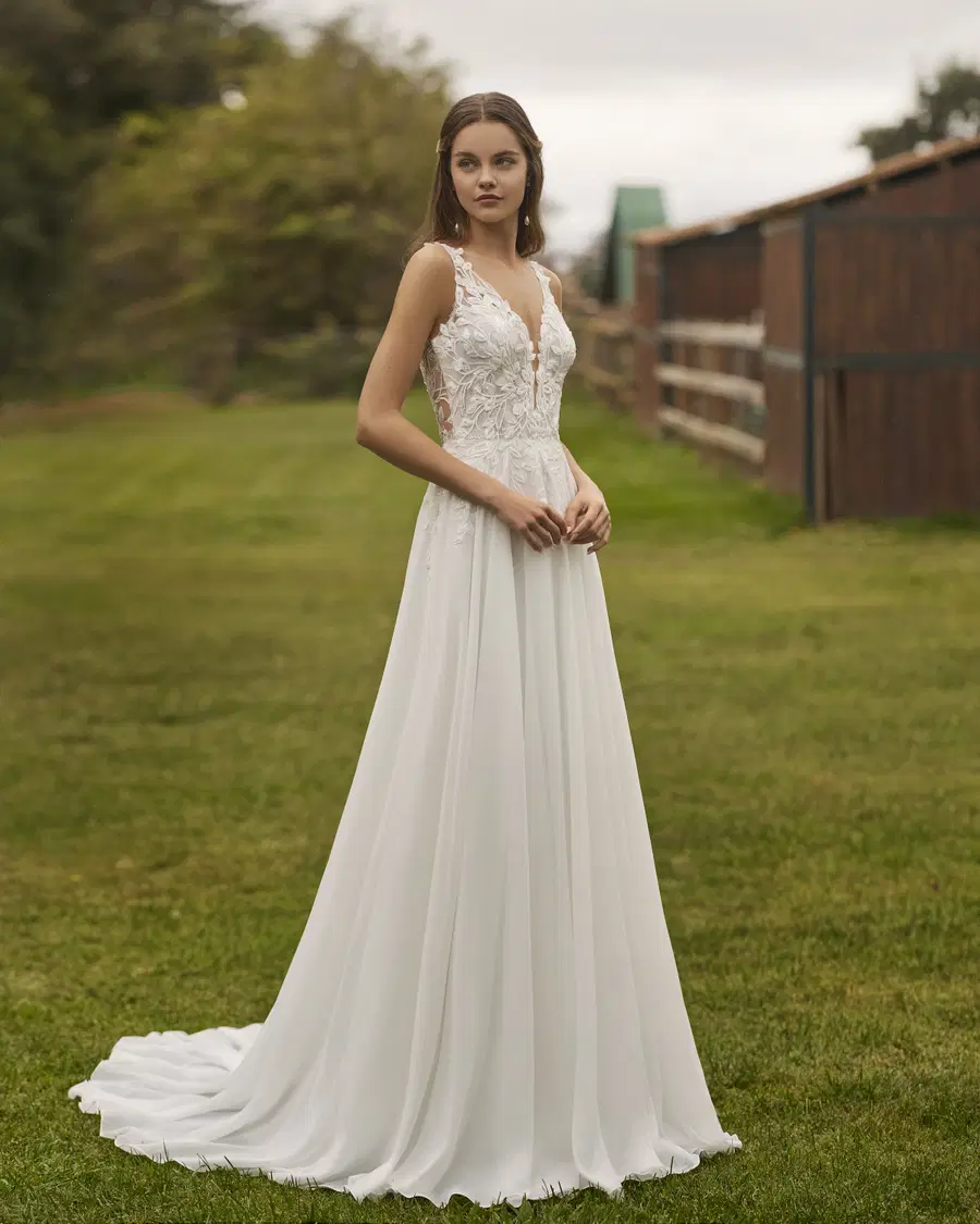 Nemira by Alma Novia: Straight silhouette, V-neck neckline, sleeveless, lace