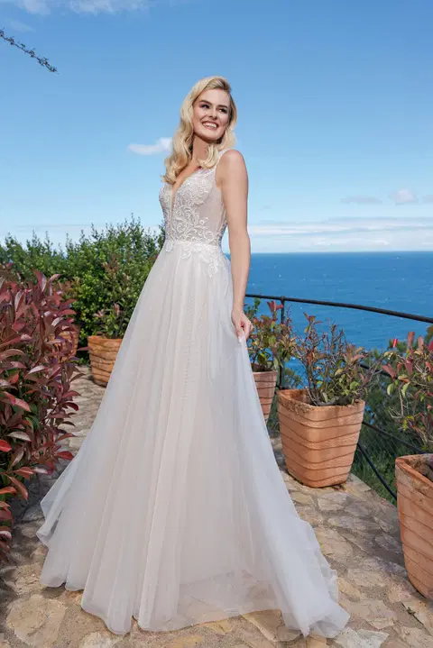Style DT304 wedding dress by Duett, A-line, tulle