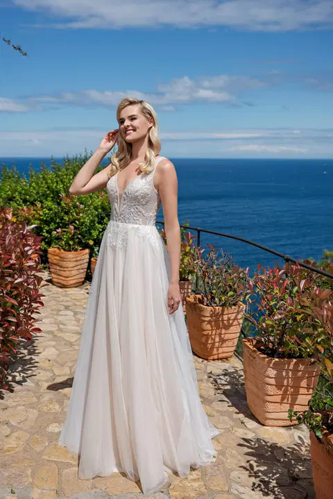 Style DT307 wedding dress by Duett, A-line, tulle