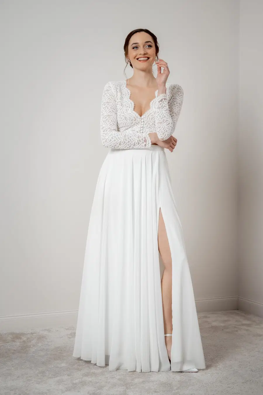 Top Zea by noni Selected: Two-Piece silhouette, V-neck neckline, long sleeves, lace